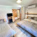 Bed & Breakfast Carp Land Camp