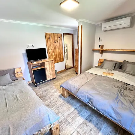 Bed & Breakfast Carp Land Camp
