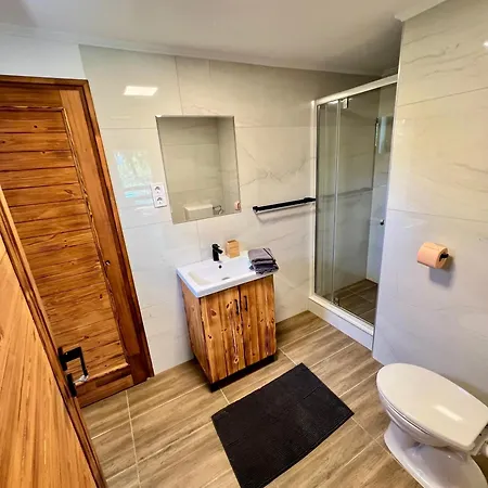 Bed & Breakfast Carp Land Camp